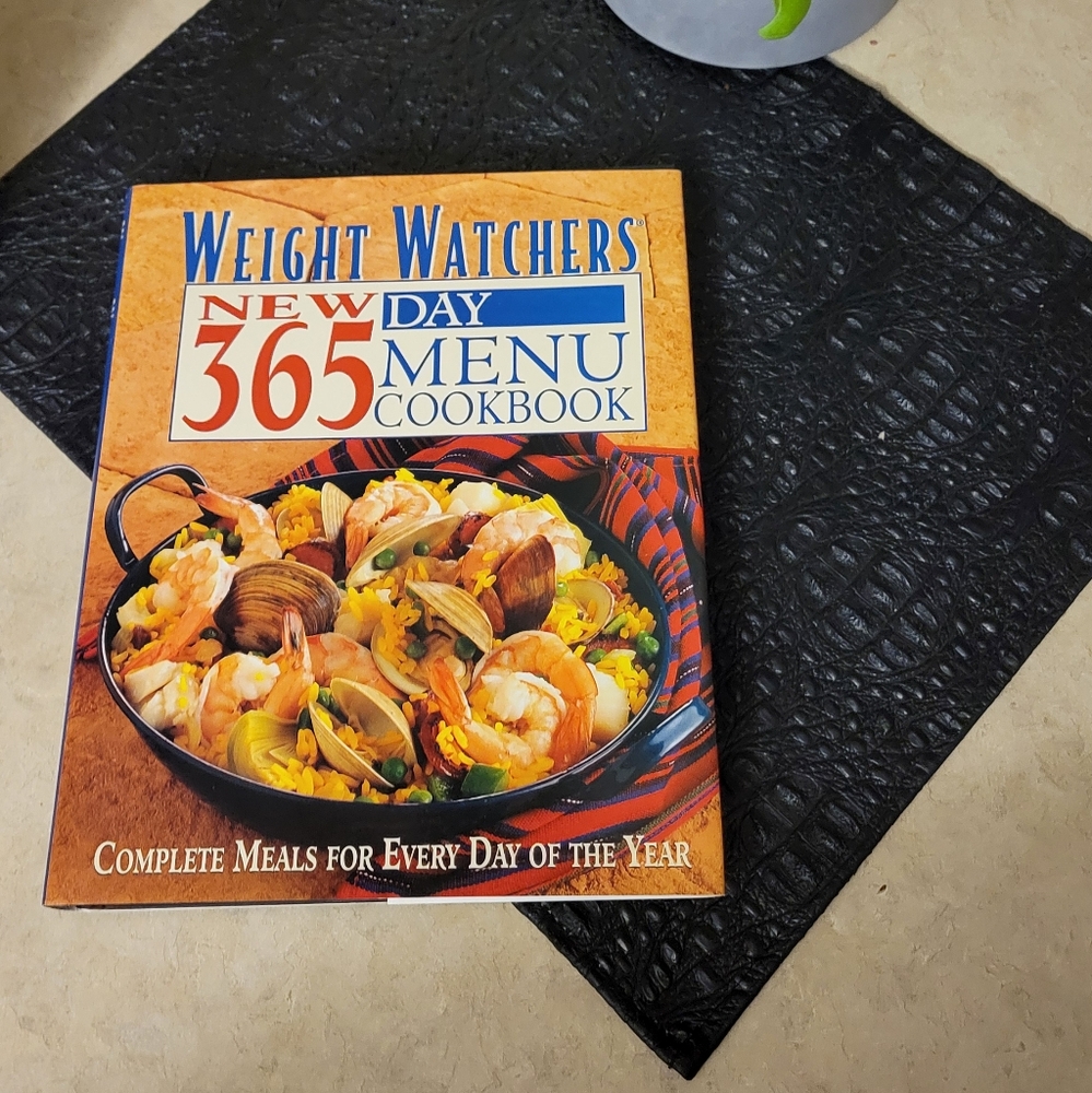 Weight Watchers 365-Day Menu Cookbook - Hardcover